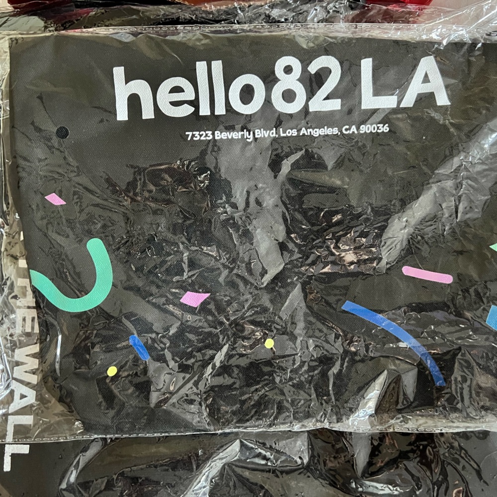 hello82 LA exclusive tote bag!